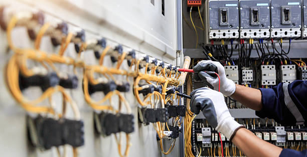Professional Electrician technician working in Hill City, KS